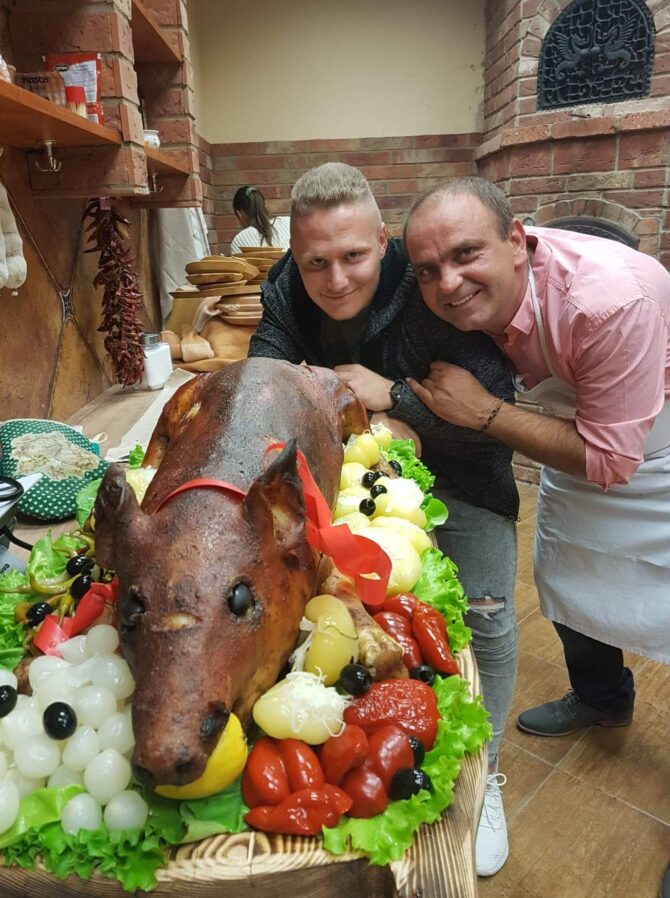 Pečené prasiatko na čiernom pive s Pecmaniakom